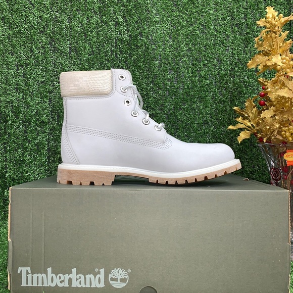 TIMBERLAND WOMEN'S 6-INCH PREMIUM WATERPROOF BOOTS - Picture 2 of 9